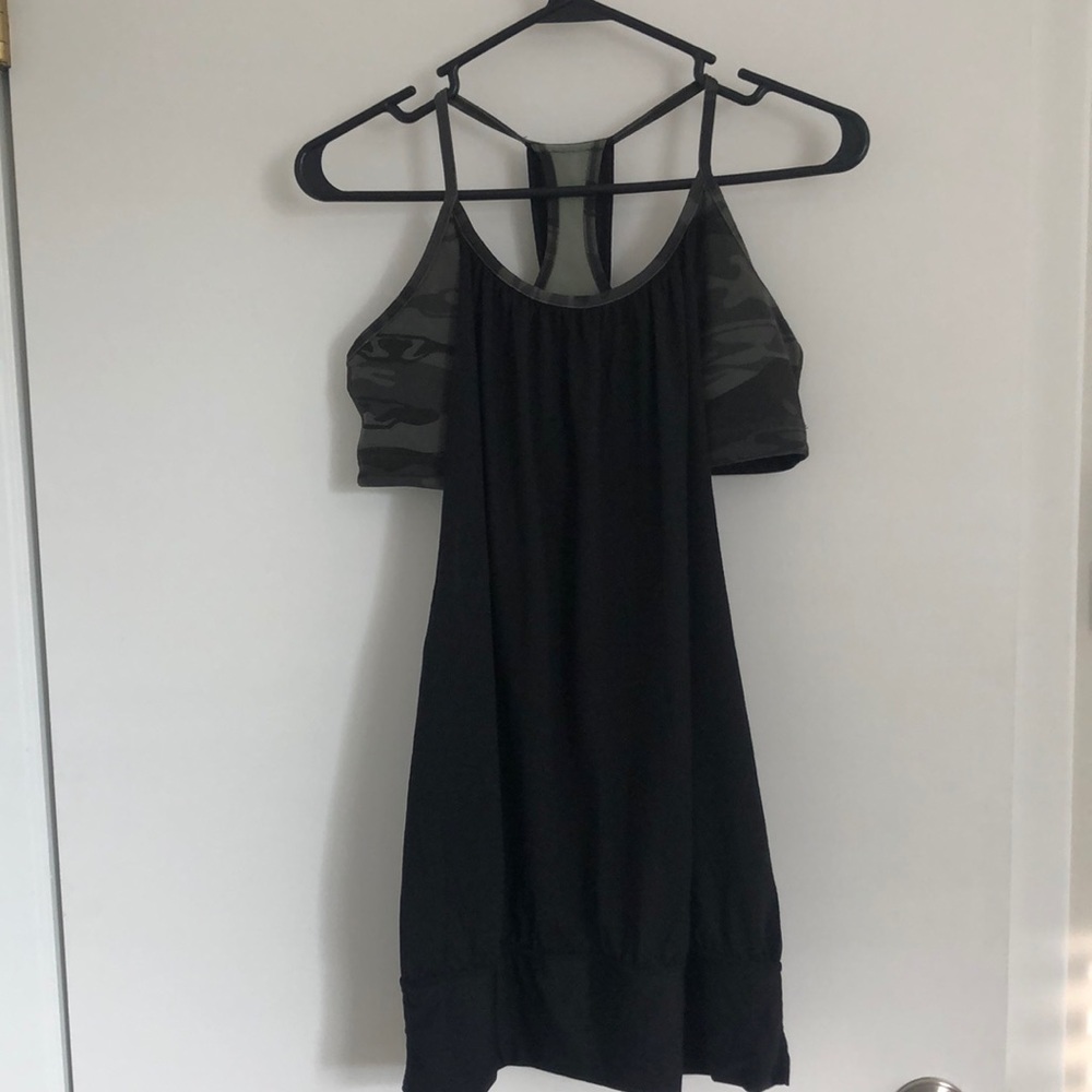 Lululemon black tank with built in camo sports bra